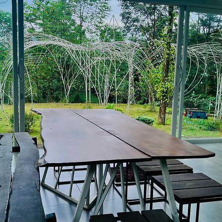 Megarden Daknong Villa Gia Nghia Exteriör bild