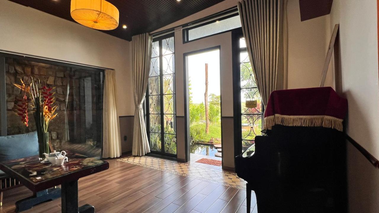 Megarden Daknong Villa Gia Nghia Exteriör bild