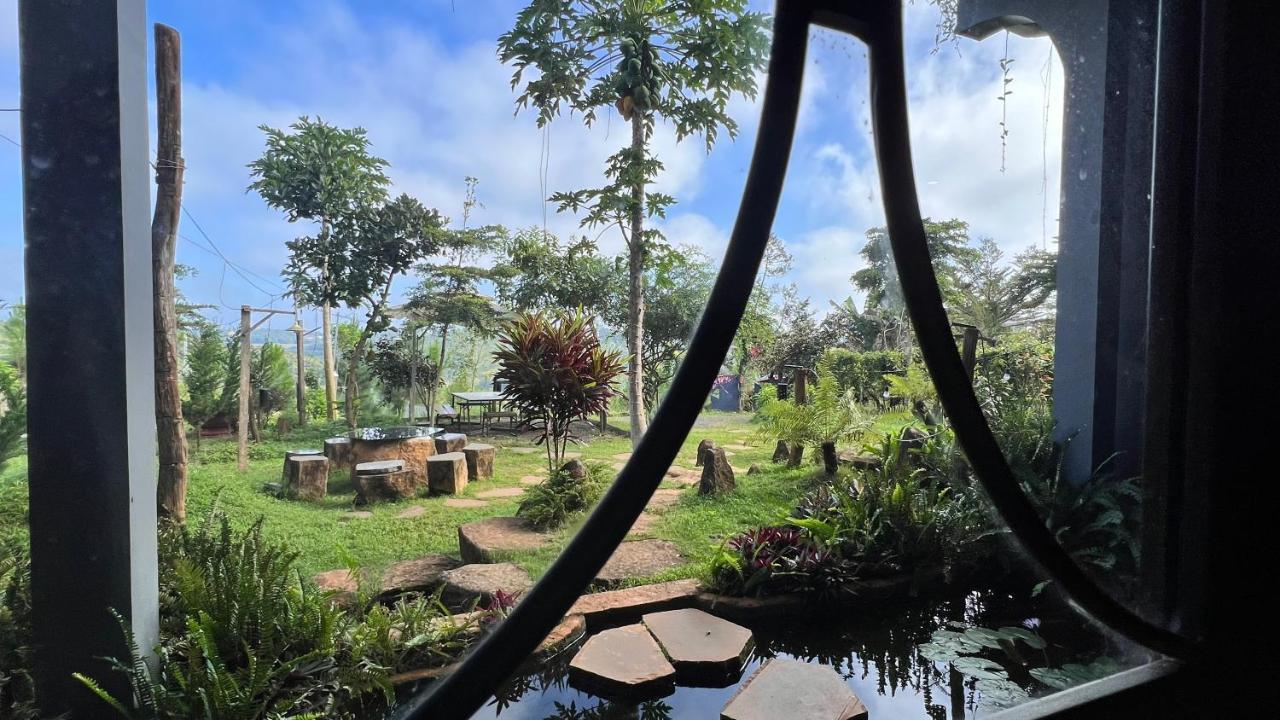 Megarden Daknong Villa Gia Nghia Exteriör bild