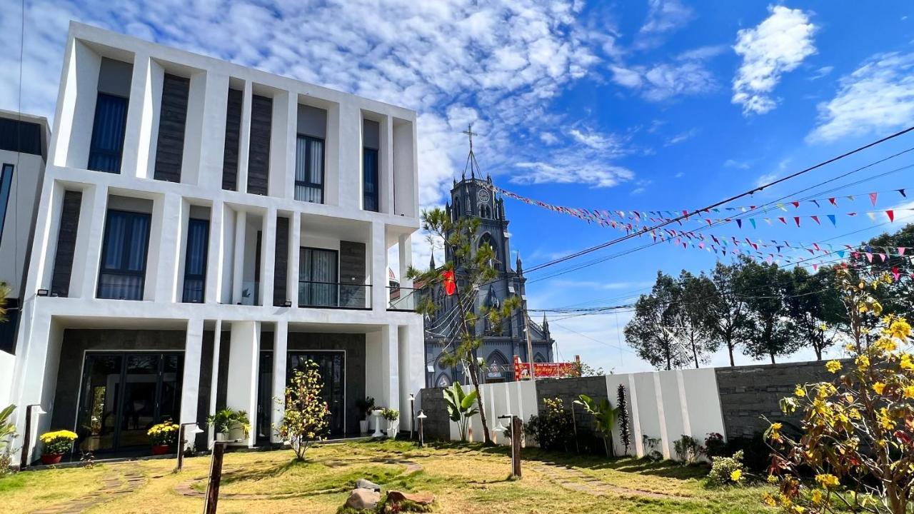 Megarden Daknong Villa Gia Nghia Exteriör bild