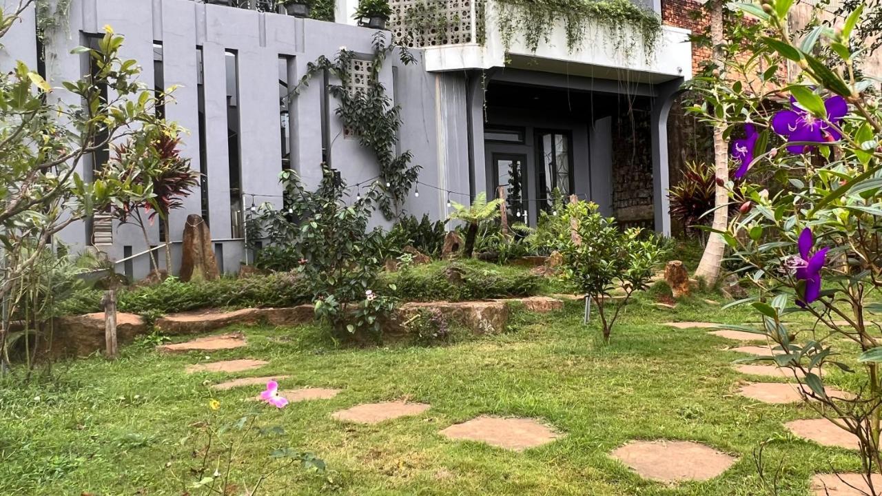 Megarden Daknong Villa Gia Nghia Exteriör bild